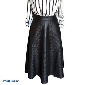 Banana Republic Black Jacquard Midi Skirt- Size 6